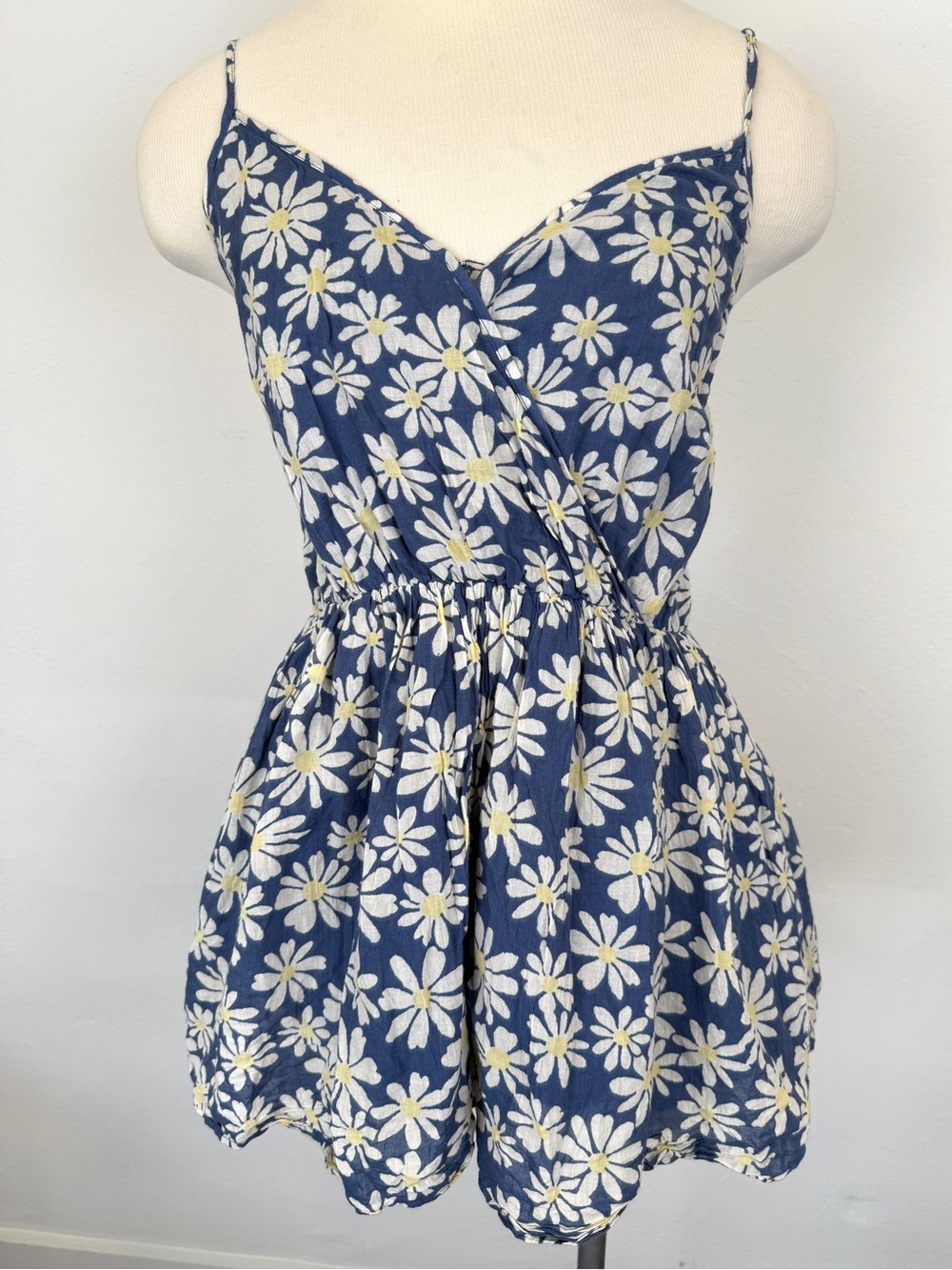 American Eagle Size Small Blue Daisy Floral Romper